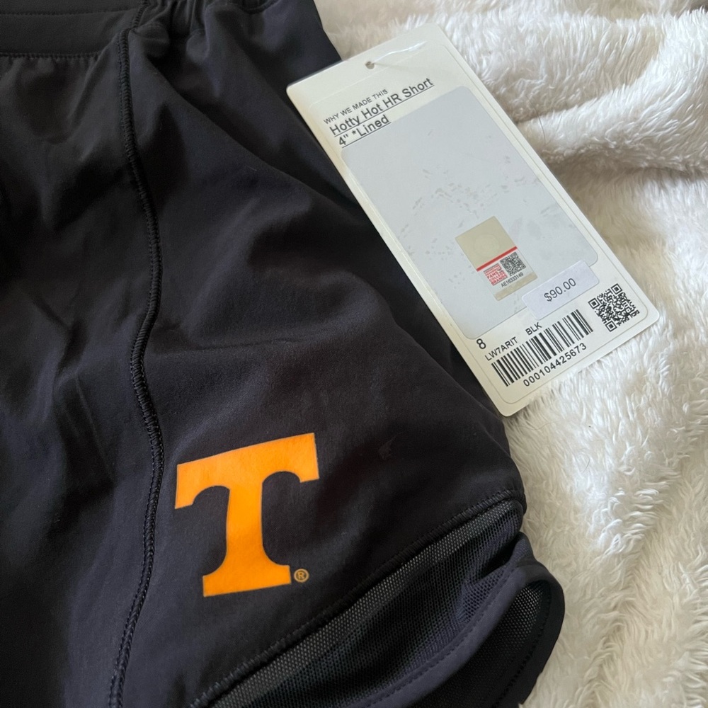 TENNESSEE X LULULEMON HOTTY HOT HIGH-RISE SHORT 4in Black size 8 - Picture 4 of 7